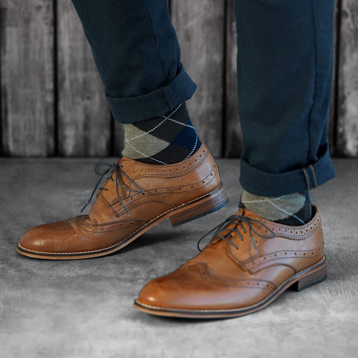 Black or brown shoes